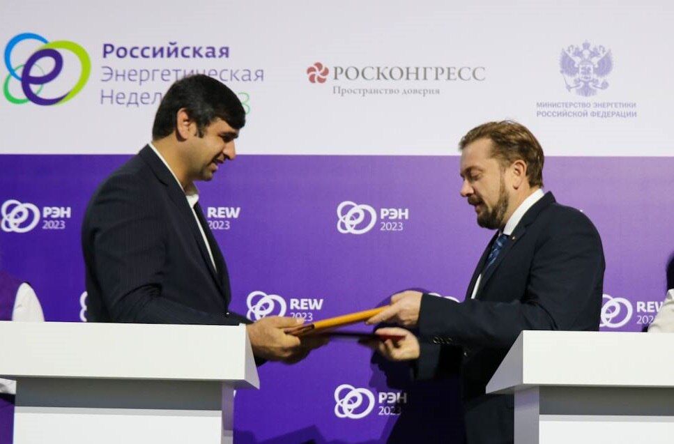 ایران و روسیه برای همکاری مطالعاتی در حوزه نفت و گاز تفاهمنامه امضا کردند ایران و روسیه برای همکاری مطالعاتی در حوزه نفت و گاز تفاهمنامه امضا کردند