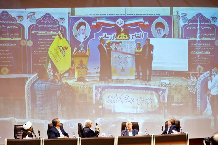 بهرهبرداری و آغاز عملیات بیش از ۹۰۰ طرح گازرسانی استان فارس