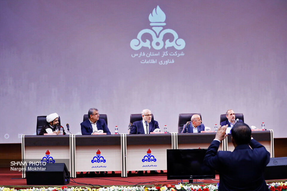 سفر وزیر نفت به استان فارس سفر وزیر نفت به استان فارس