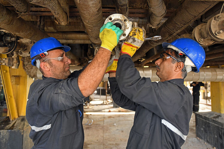 تعمیرات اساسی پالایشگاه نفت تهران