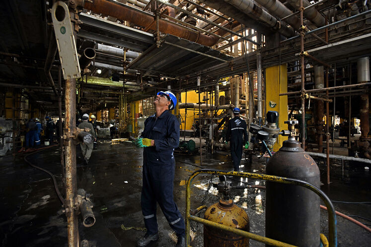 تعمیرات اساسی پالایشگاه نفت تهران