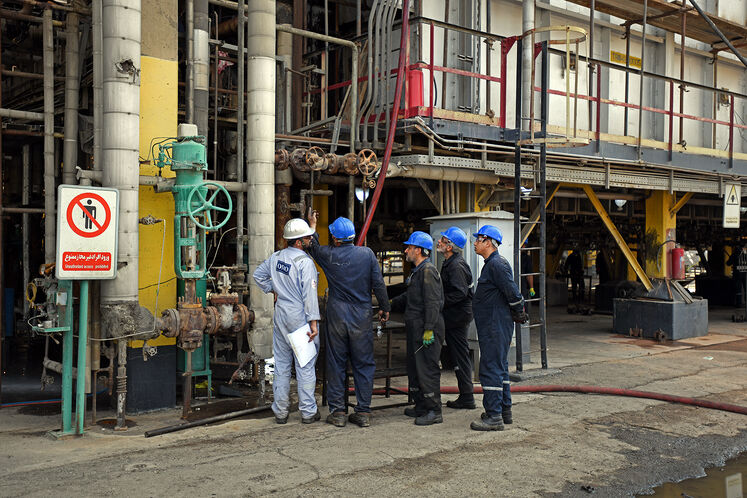 تعمیرات اساسی پالایشگاه نفت تهران