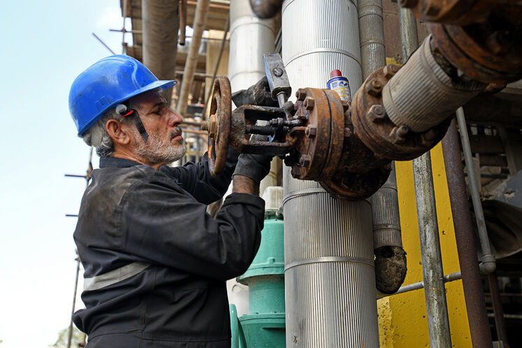 تعمیرات اساسی پالایشگاه نفت تهران