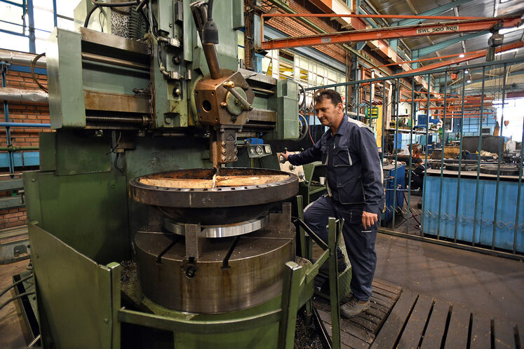 تعمیرات اساسی پالایشگاه نفت تهران