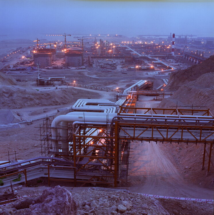 بهرهمندی از گاز طبیعی همزمان با توسعه پارس جنوبی از دهه ۸۰ در زندگی مردم کشور نمود پیدا کرد. (فاز ۴ و ۵ پارس جنوبی در حال ساخت در سال ۱۳۸۲)