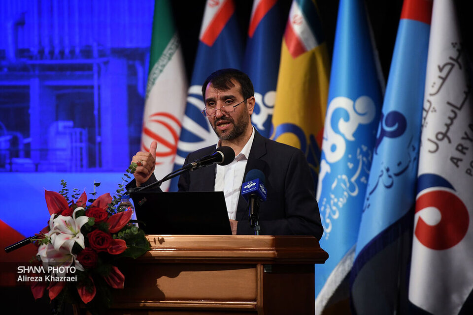 ایجاد محیط امن در صنعت نفت لازمه تولید پایدار است/ اصول ایمنی فدای مسائل اقتصادی نشود ایجاد محیط امن در صنعت نفت لازمه تولید پایدار است/ اصول ایمنی فدای مسائل اقتصادی نشود