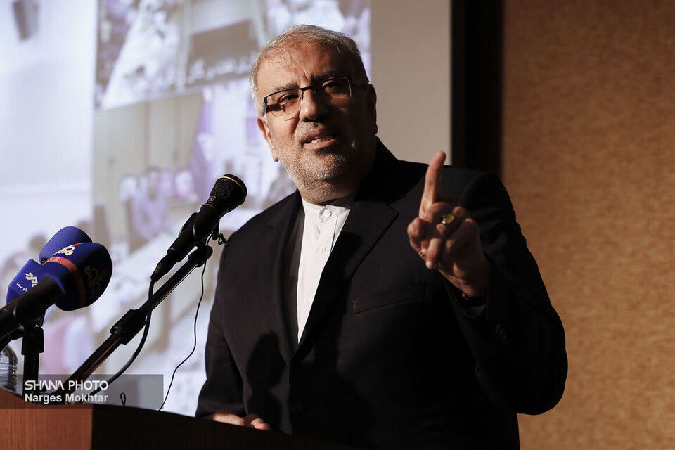 تعریف ۲۰ هزار میلیارد تومان پروژه مسئولیت اجتماعی در صنعت نفت تعریف ۲۰ هزار میلیارد تومان پروژه مسئولیت اجتماعی در صنعت نفت