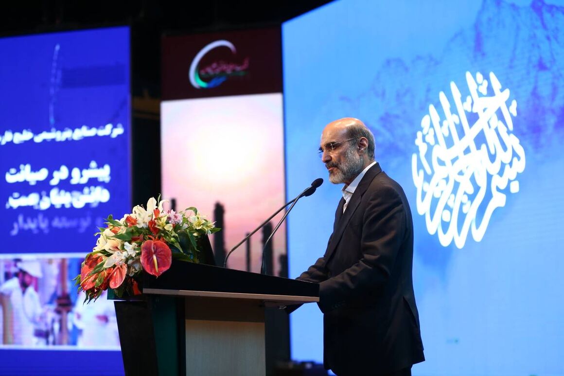 ۲۹ طرح توسعهای در بزرگترین هلدینگ پتروشیمی ایران در حال اجراست/ افزایش ۹.۵ درصدی تولید در ۷ ماه ۱۴۰۲ ۲۹ طرح توسعهای در بزرگترین هلدینگ پتروشیمی ایران در حال اجراست/ افزایش ۹.۵ درصدی تولید در ۷ ماه ۱۴۰۲