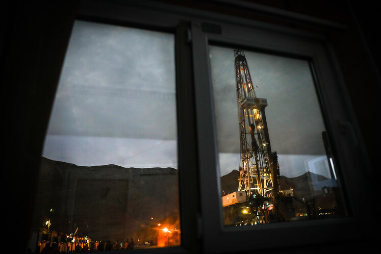 طرح توسعه میدان نفتی گلخاری بندر گناوه - بوشهر