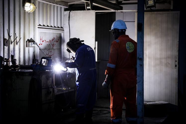 طرح توسعه میدان نفتی گلخاری بندر گناوه - بوشهر