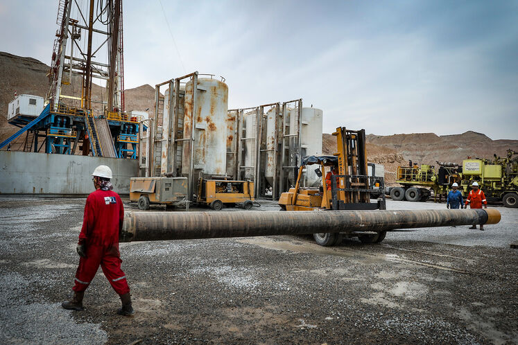 طرح توسعه‌ میدان نفتی گلخاری بندر گناوه - بوشهر