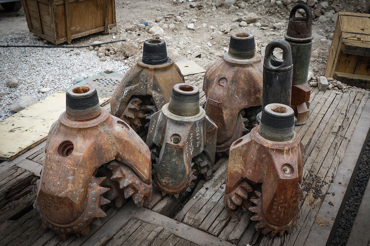 طرح توسعه میدان نفتی گلخاری بندر گناوه - بوشهر