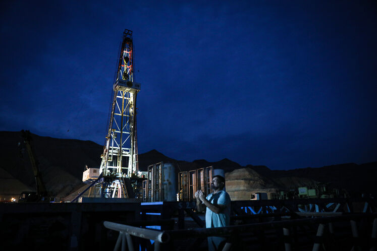 طرح توسعه میدان نفتی گلخاری بندر گناوه - بوشهر