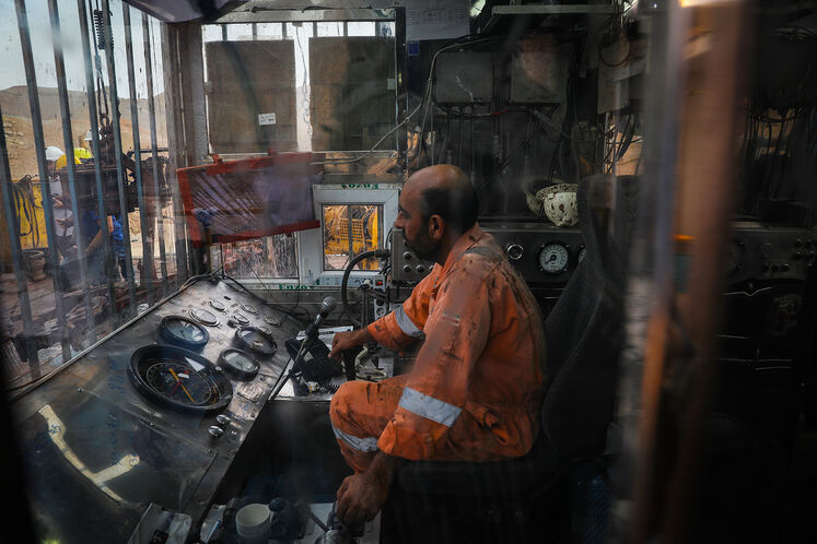 طرح توسعه میدان نفتی گلخاری بندر گناوه - بوشهر