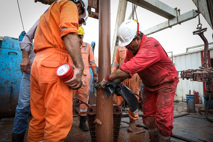 طرح توسعه میدان نفتی گلخاری بندر گناوه - بوشهر