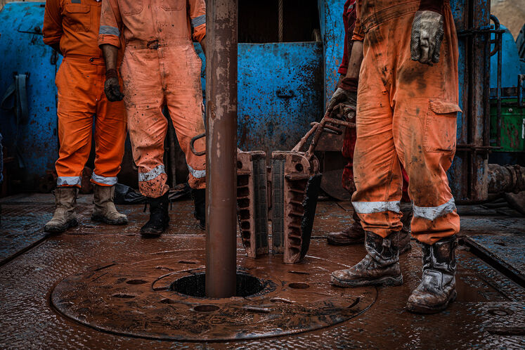 طرح توسعه میدان نفتی گلخاری بندر گناوه - بوشهر