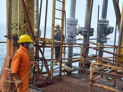 تعویض رایزرهای فرسوده خطوط انتقال نفت و گاز مجتمع دریایی سلمان
