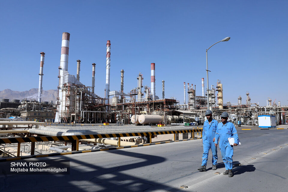 گام پالایشگاه اصفهان به سمت پتروپالایش برتر منطقه از دریچه دوربین رسانههای خارجی گام پالایشگاه اصفهان به سمت پتروپالایش برتر منطقه از دریچه دوربین رسانههای خارجی