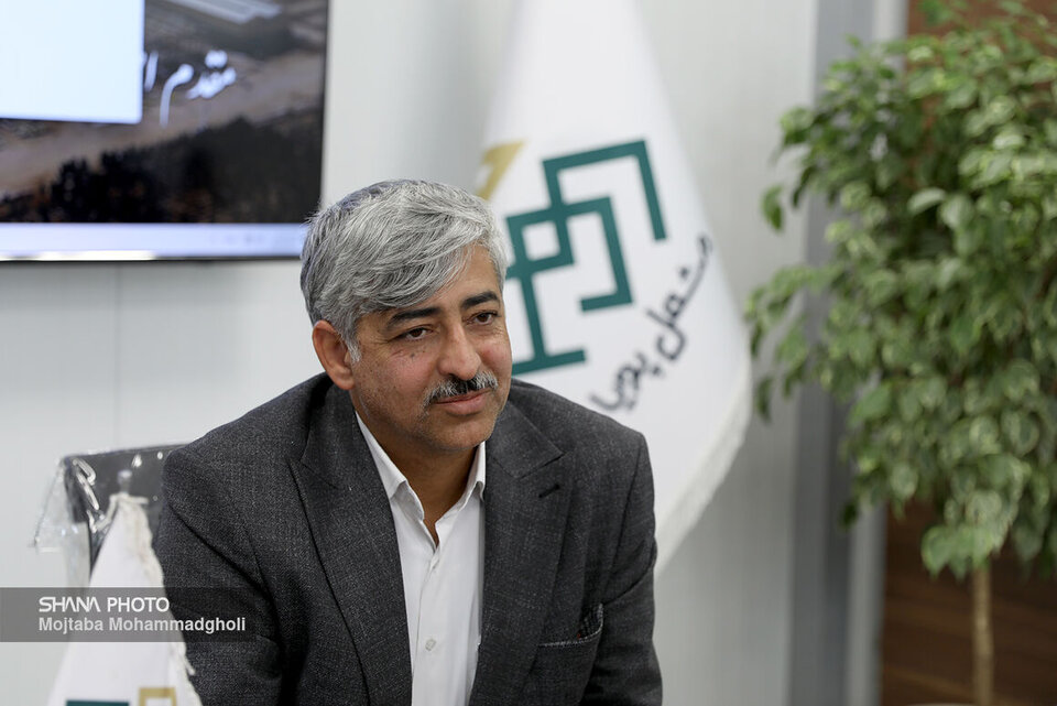 ساخت بزرگترین نیروگاه خورشیدی کشور در هلدینگ پتروپالایشی اصفهان/ پردیس نفت و انرژی «نصف جهان» تشکیل میشود ساخت بزرگترین نیروگاه خورشیدی کشور در هلدینگ پتروپالایشی اصفهان/ پردیس نفت و انرژی «نصف جهان» تشکیل میشود