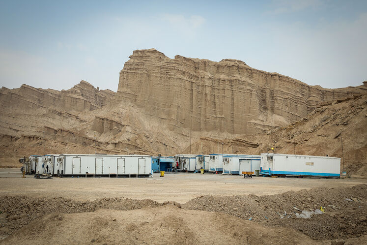 رنگ زندگی در کمپ نفتی