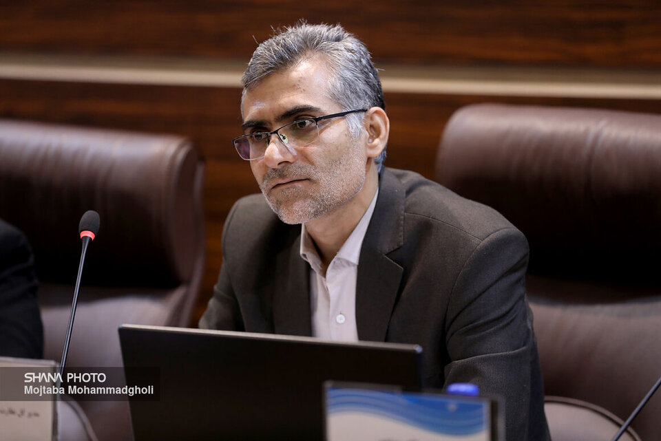 افزایش تولید و تسهیل فرآیندهای اجرایی پروژهها از طریق صدور پروانههای اکتشاف و تولید افزایش تولید و تسهیل فرآیندهای اجرایی پروژهها از طریق صدور پروانههای اکتشاف و تولید