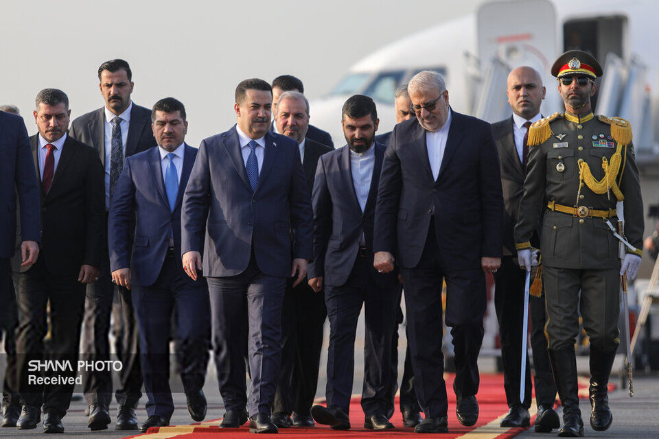 نخست‌وزیر عراق با استقبال اوجی وارد تهران شد