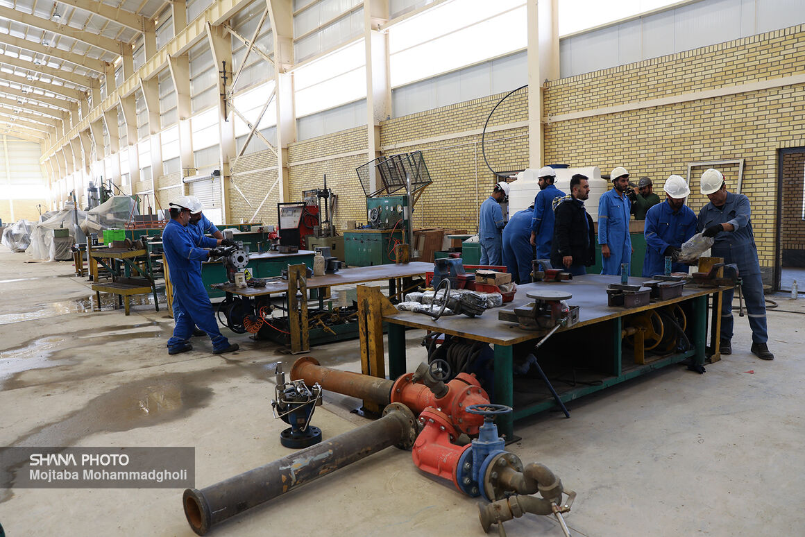 ساخت بزرگترین نیروگاه خورشیدی کشور در هلدینگ پتروپالایشی اصفهان/ پردیس نفت و انرژی «نصف جهان» تشکیل میشود