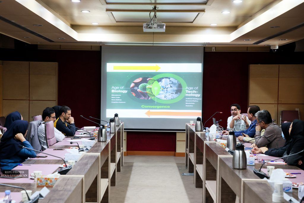 انقلاب زیستی و آثارش بر صنعت نفت بررسی شد انقلاب زیستی و آثارش بر صنعت نفت بررسی شد