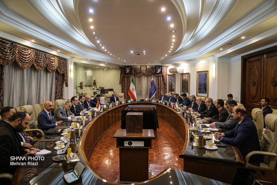 Iran, Iraq discuss expansion of energy ties