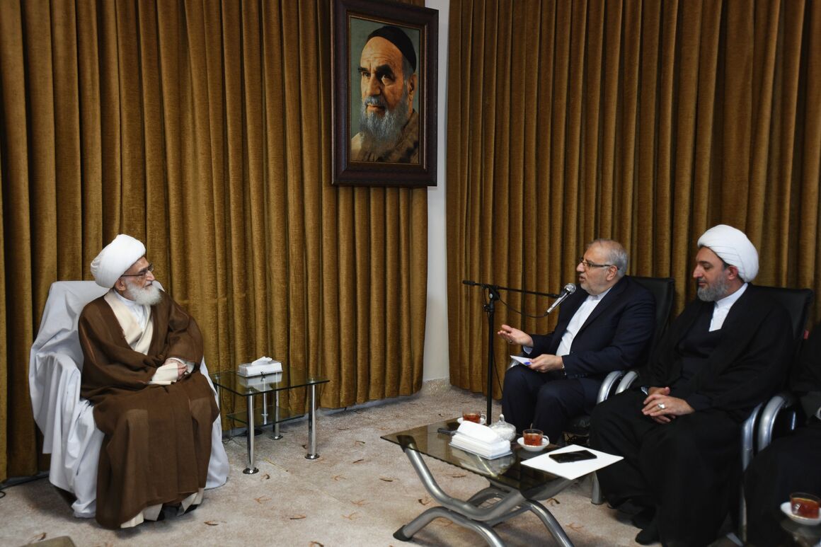 باید قدر این مردم را دانست/ خدمات فراوان دولت در سالهای اخیر را باید به مردم گزارش داد باید قدر این مردم را دانست/ خدمات فراوان دولت در سالهای اخیر را باید به مردم گزارش داد