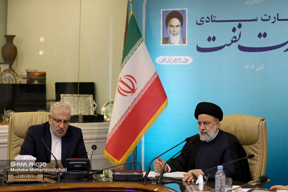 افزایش تولید و صادرات نفت با وجود تحریمها برگ زرینی در کارنامه دولت مردمی است افزایش تولید و صادرات نفت با وجود تحریمها برگ زرینی در کارنامه دولت مردمی است