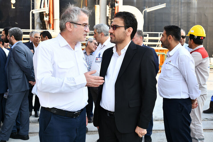 سجاد خلیلی، معاون نظارت بر منابع هیدروکربوری وزیر نفت و محمد حسین متجلی، مدیرعامل شرکت نفت و گاز پارس 