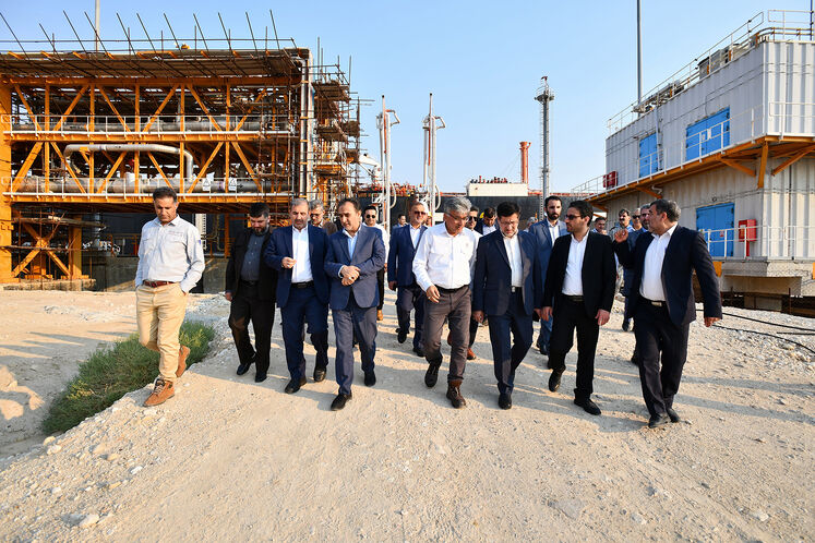 بازدید محمد دهقان، معاون حقوقی رئیسجمهوری از پالایشگاه طرح توسعه فاز ۱۴ پارس جنوبی