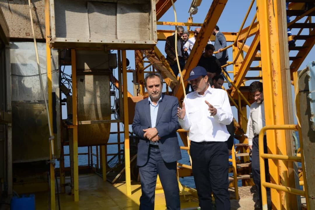 بازدید معاون حقوقی رئیسجمهوری از سکوی گازی سلمان در خلیج فارس بازدید معاون حقوقی رئیسجمهوری از سکوی گازی سلمان در خلیج فارس