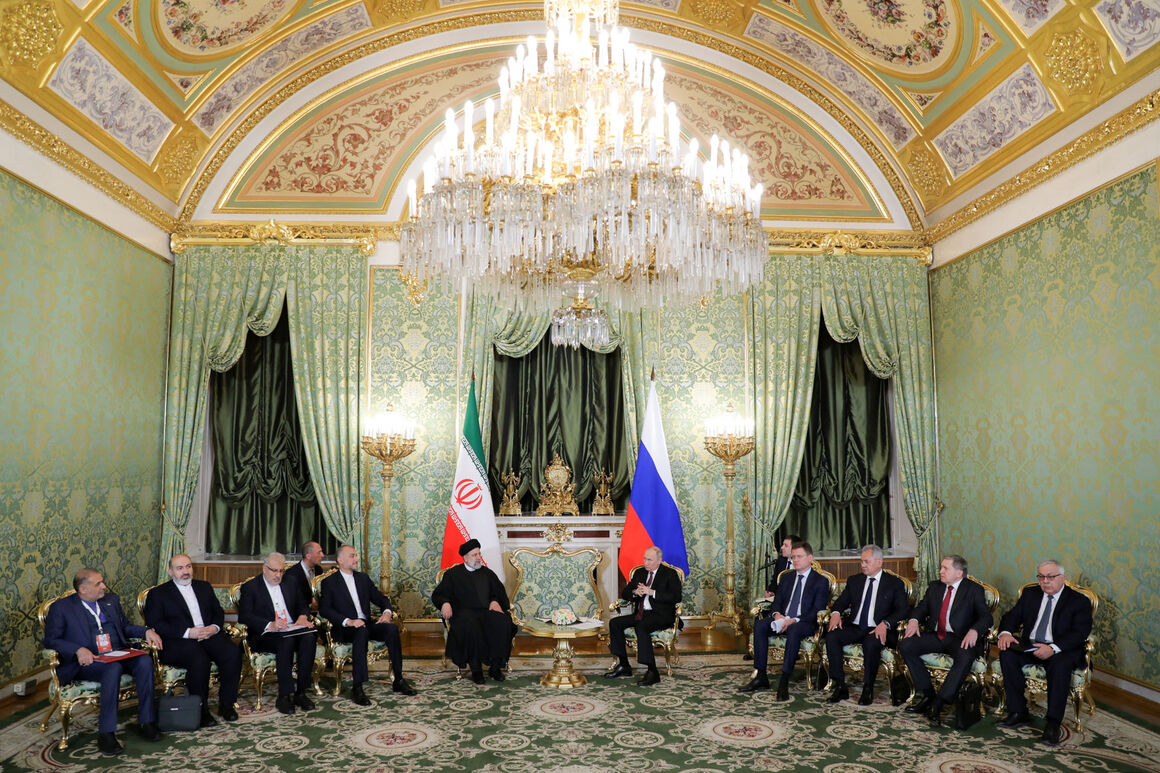 Raeisi meets Putin, says ground prepared for boosting Iran-Russia energy ties