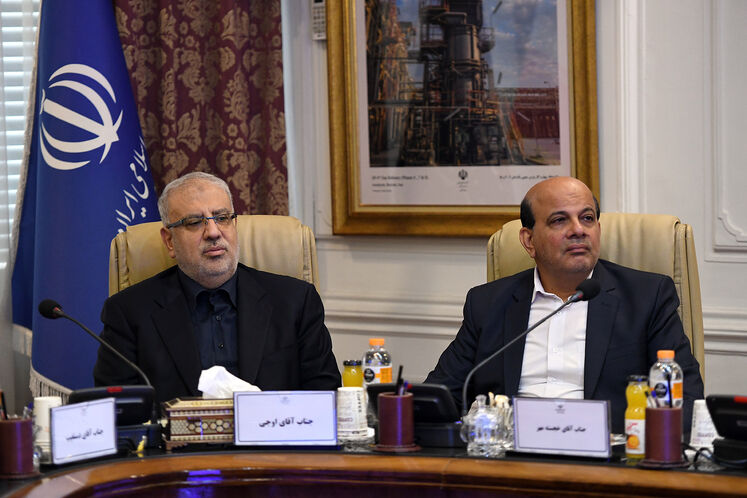 محسن خجسته‌مهر، مدیرعامل شرکت ملی نفت ایران و جواد اوجی، وزیر نفت