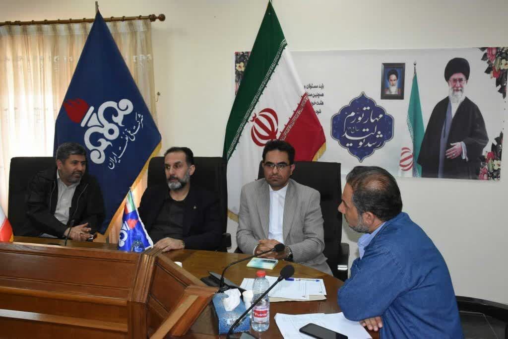 گرهگشایی از چالشهای نفت با تکیه بر پژوهش و فناوری و پروژههای تولید بار اول گرهگشایی از چالشهای نفت با تکیه بر پژوهش و فناوری و پروژههای تولید بار اول