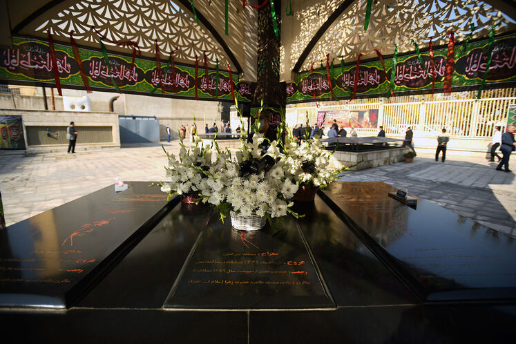 آیین سوگواری شهادت حضرت فاطمه الزهرا (س) در مقبره الشهدای گمنام وزارت نفت