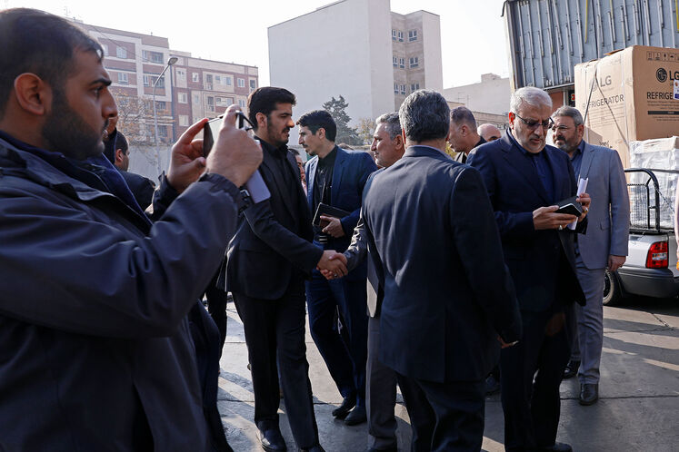 بازدید جواد اوجی، وزیر نفت از جایگاه‌های عرضه سوخت