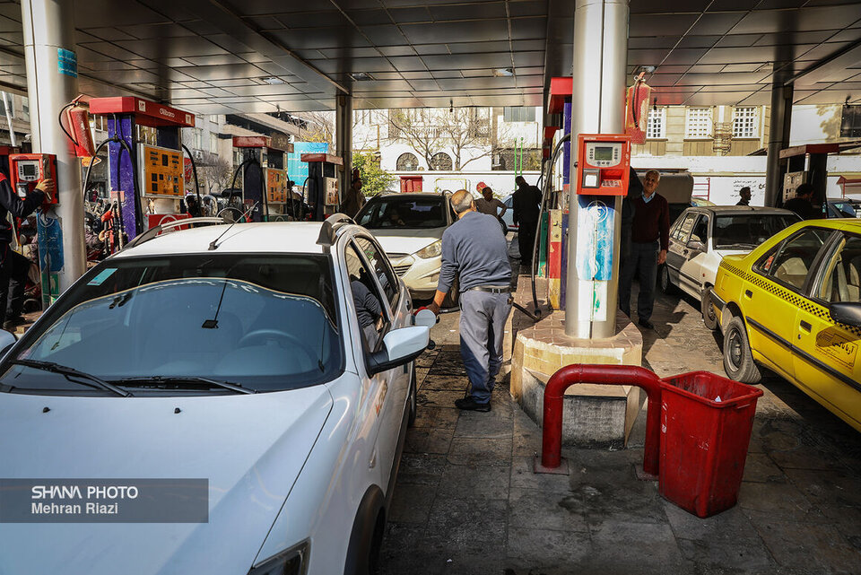 فعال شدن جایگاه‌های سوخت در سراسر ایران/ ۴۰ درصد جایگاه‌ها قابلیت سوخت‌گیری با کارت سوخت را دارند