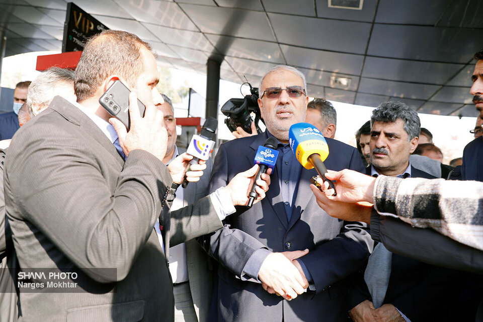 کل جایگاههای سوخت کشور در ساعات آینده بهصورت دستی عملیاتی میشوند/ فعال شدن آفلاین ۱۶۲۵ جایگاه در سراسر کشور کل جایگاههای سوخت کشور در ساعات آینده بهصورت دستی عملیاتی میشوند/ فعال شدن آفلاین ۱۶۲۵ جایگاه در سراسر کشور