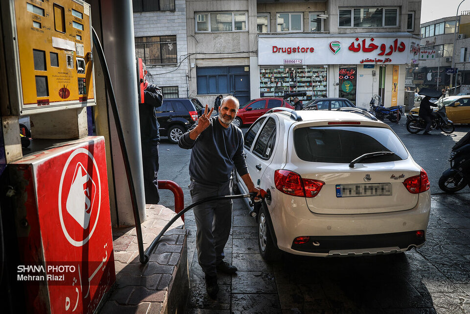 Officials: Fuel supplied offline in 2,750 gas stations across Iran; online supply pilot test done