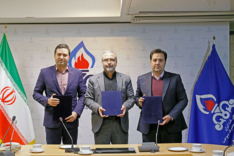 آیین امضای تفاهمنامه مردمیسازی صرفهجویی مصرف انرژی