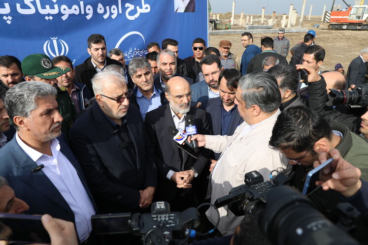 ازسرگیری عملیات اجرایی طرح اوره و آمونیاک پتروشیمی گلستان با حضور وزیر نفت