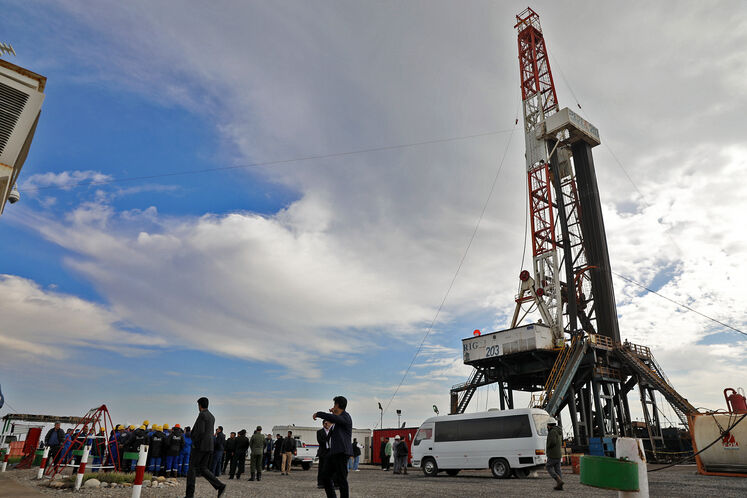 بازدید جواد اوجی، وزیر نفت از دكل حفاری اكتشافی در ميدان گازی زيار شهرستان گُميشان استان گلستان