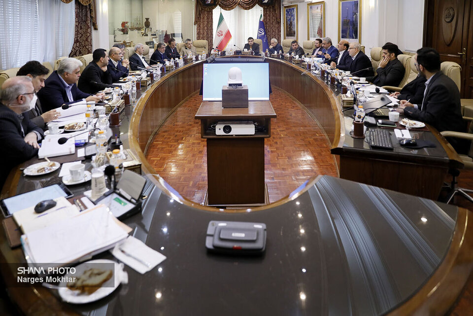 نشست مشترک وزیر نفت و رئیس ستاد اجرایی فرمان امام (ره) برگزار شد نشست مشترک وزیر نفت و رئیس ستاد اجرایی فرمان امام (ره) برگزار شد