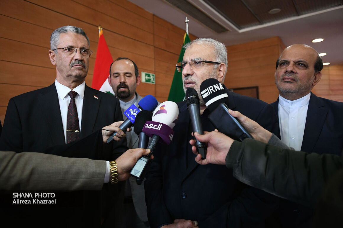 Iran ready to develop Iraq upstream, downstream sectors: Oil minister