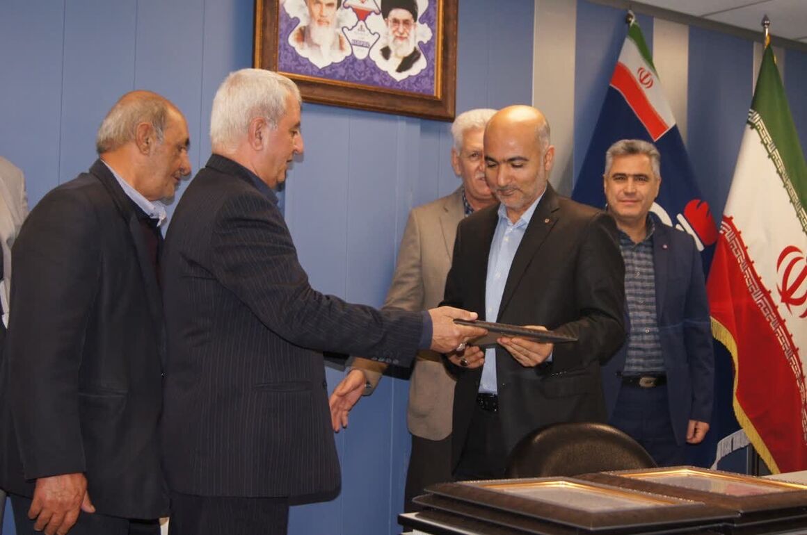 قدردانی انجمن صنفی جایگاهداران منطقه ارومیه از مدیریت بحران شرکت ملی پخش فرآوردههای نفتی قدردانی انجمن صنفی جایگاهداران منطقه ارومیه از مدیریت بحران شرکت ملی پخش فرآوردههای نفتی