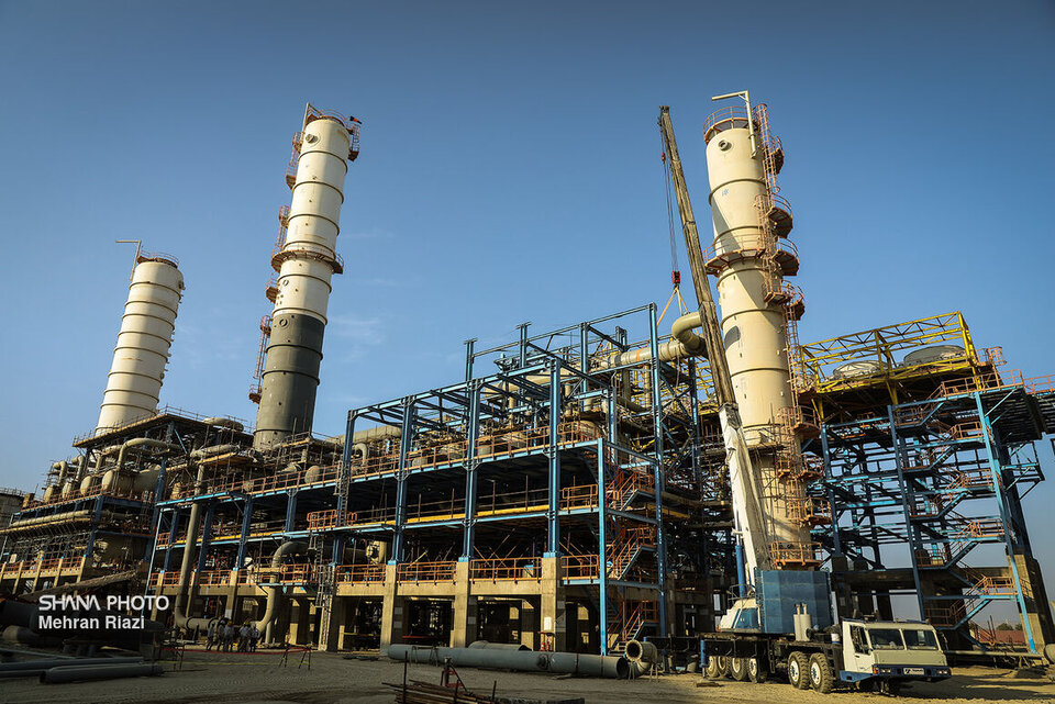 نصب بخشی از تجهیزات سنگین طرح پتروشیمی بدر شرق بهزودی آغاز میشود نصب بخشی از تجهیزات سنگین طرح پتروشیمی بدر شرق بهزودی آغاز میشود