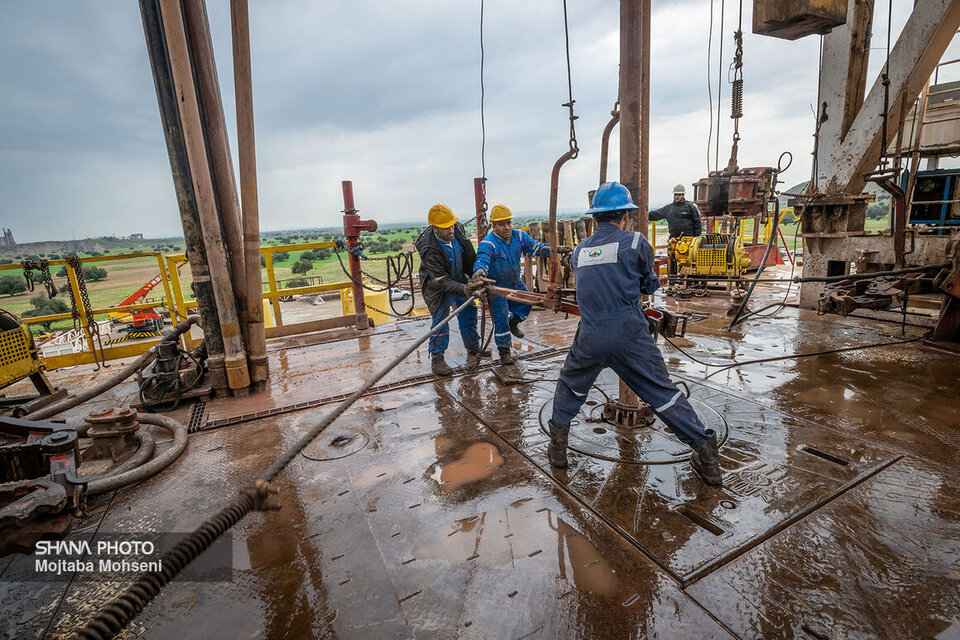 حفر و تکمیل 8 حلقه چاه نفت در مناطق نفت‌خیز جنوب